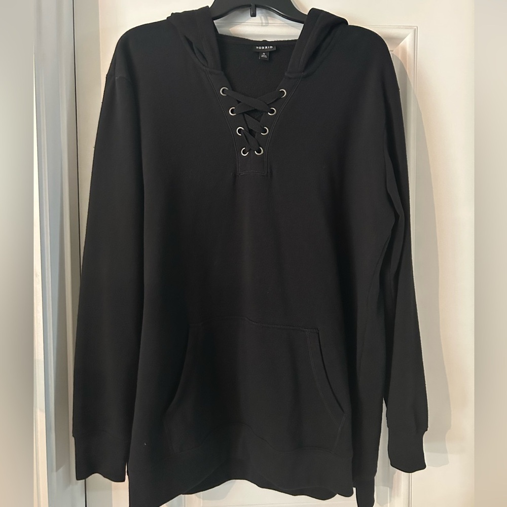 Torrid Black Lace-Up Tunic Hoodie size 0 NEW
